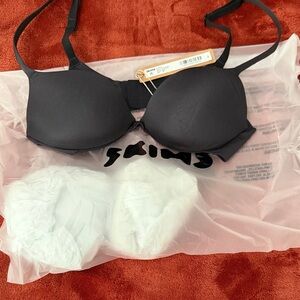 Everyday Black T-Shirt Bra with Light Padding